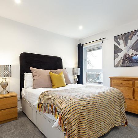 Modern 2 Bed Broompark/Central Apt. With Parking Glasgow Exteriör bild
