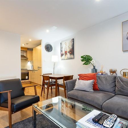 Modern 2 Bed Broompark/Central Apt. With Parking Glasgow Exteriör bild